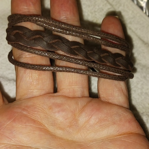 Handmade Leather Unisex Bracelet - Picture 1 of 4